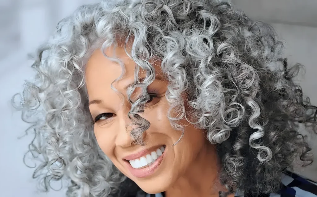 cheveux-blancs-balayage